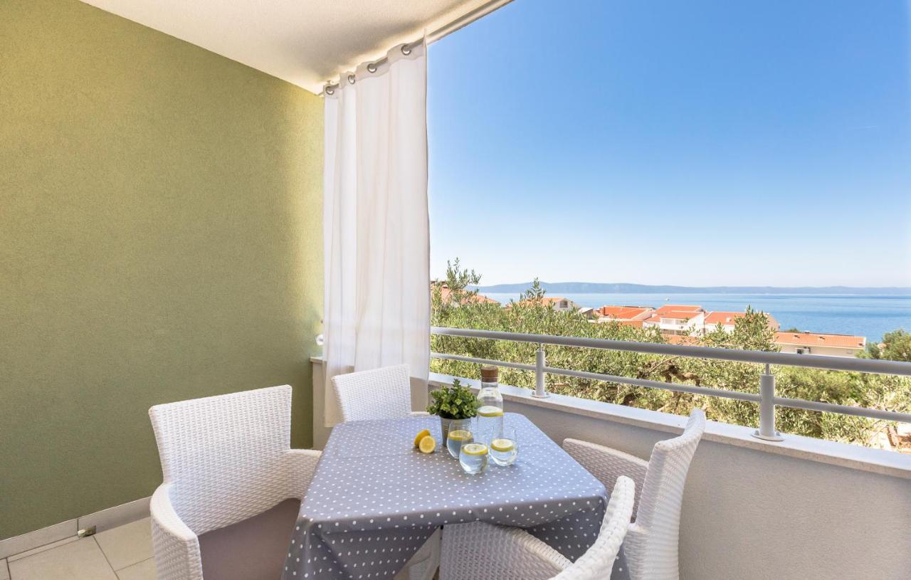 Apartmani Ksenija Tučepi Exterior foto