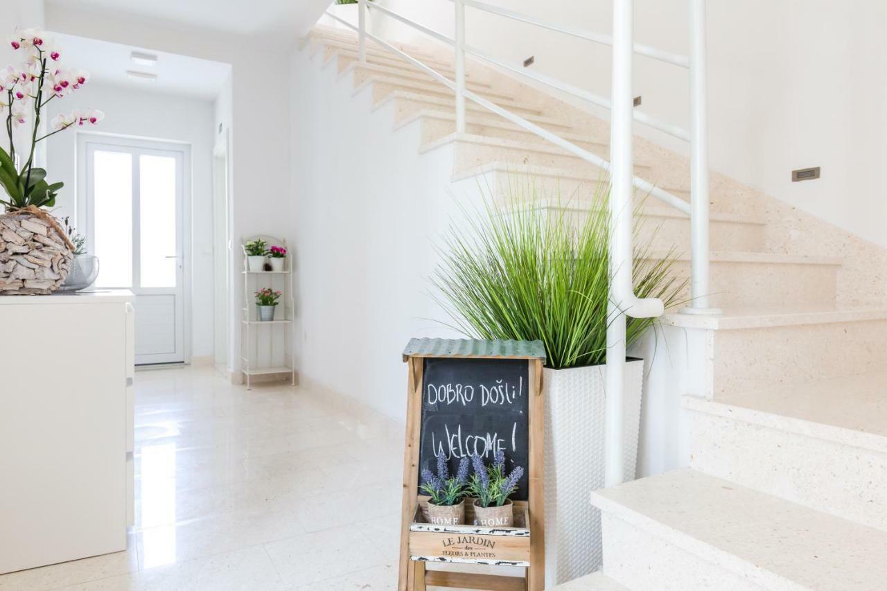 Apartmani Ksenija Tučepi Exterior foto