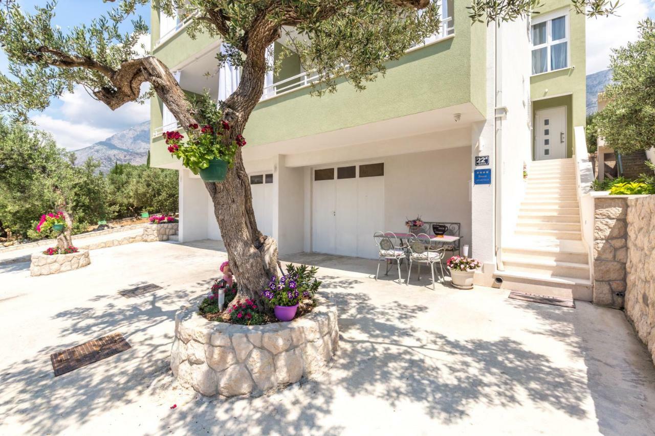 Apartmani Ksenija Tučepi Exterior foto